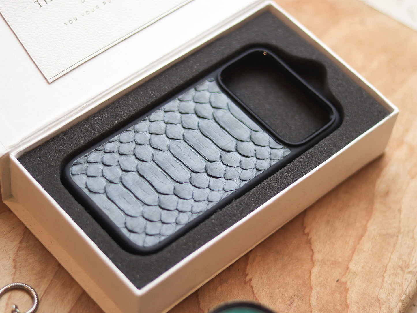 IRIDIUM GRAY PYTHON SKIN MAGSAFE CASE