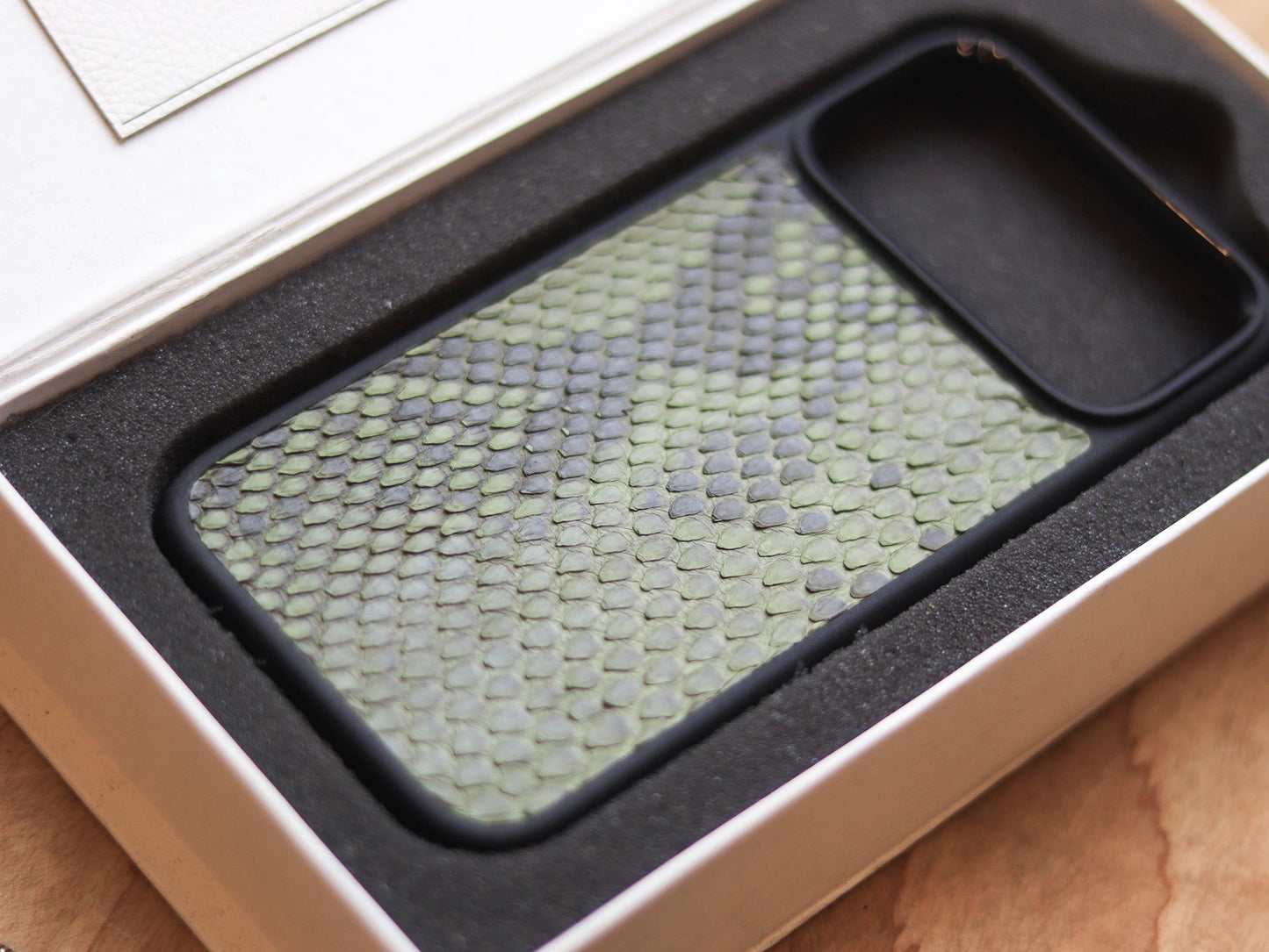 JUNIPER GREEN PYTHON SKIN MAGSAFE CASE