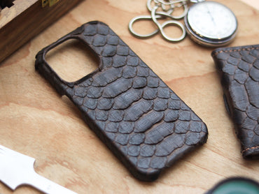 PECAN BROWN PYTHON SKIN 360° MAGSAFE CASE