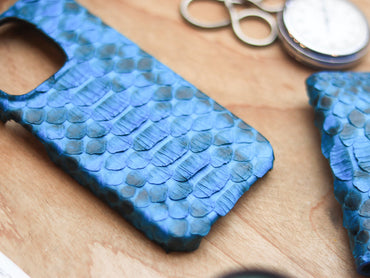 CERULEAN BLUE PYTHON SKIN 360° MAGSAFE CASE