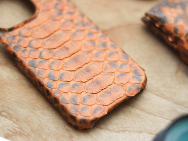 COPPER BROWN PYTHON SKIN 360° MAGSAFE CASE