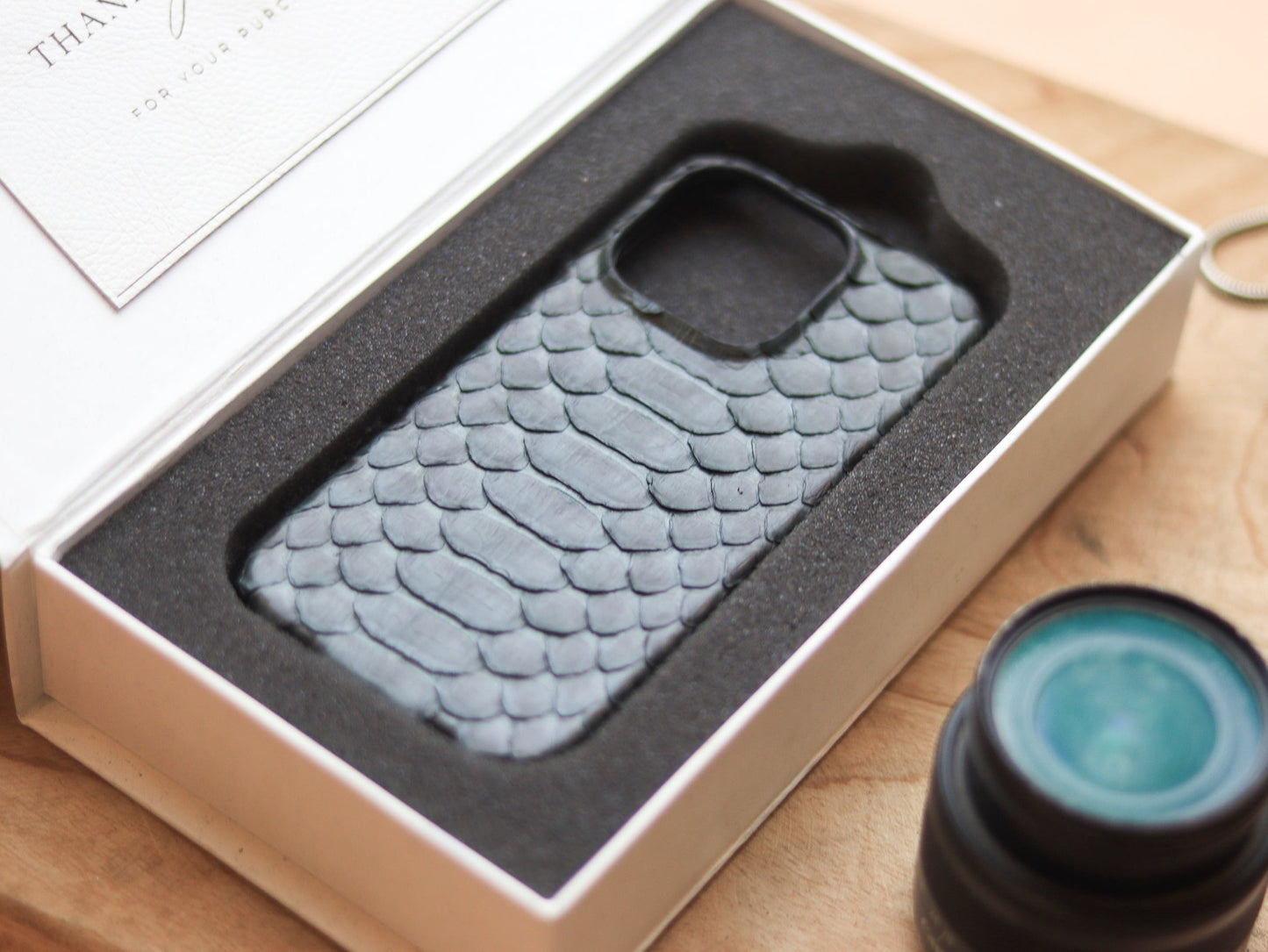 IRIDIUM GRAY PYTHON SKIN 360° MAGSAFE CASE