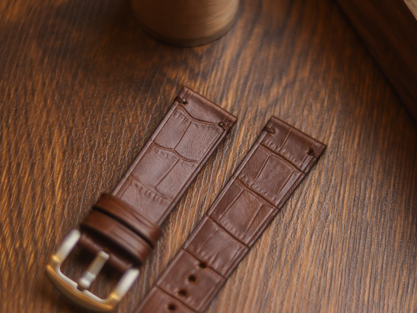 BROWN CROCO HAND-CRAFTED WATCH STRAPS - MINIMAL STITCHED