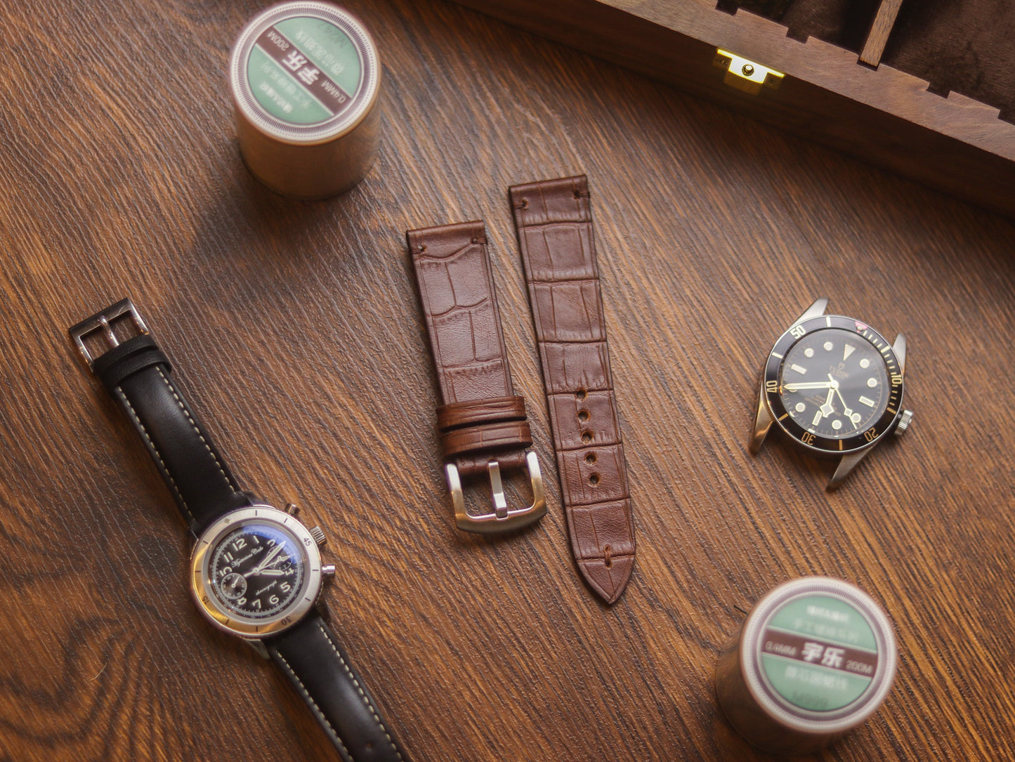 BROWN CROCO HAND-CRAFTED WATCH STRAPS - MINIMAL STITCHED