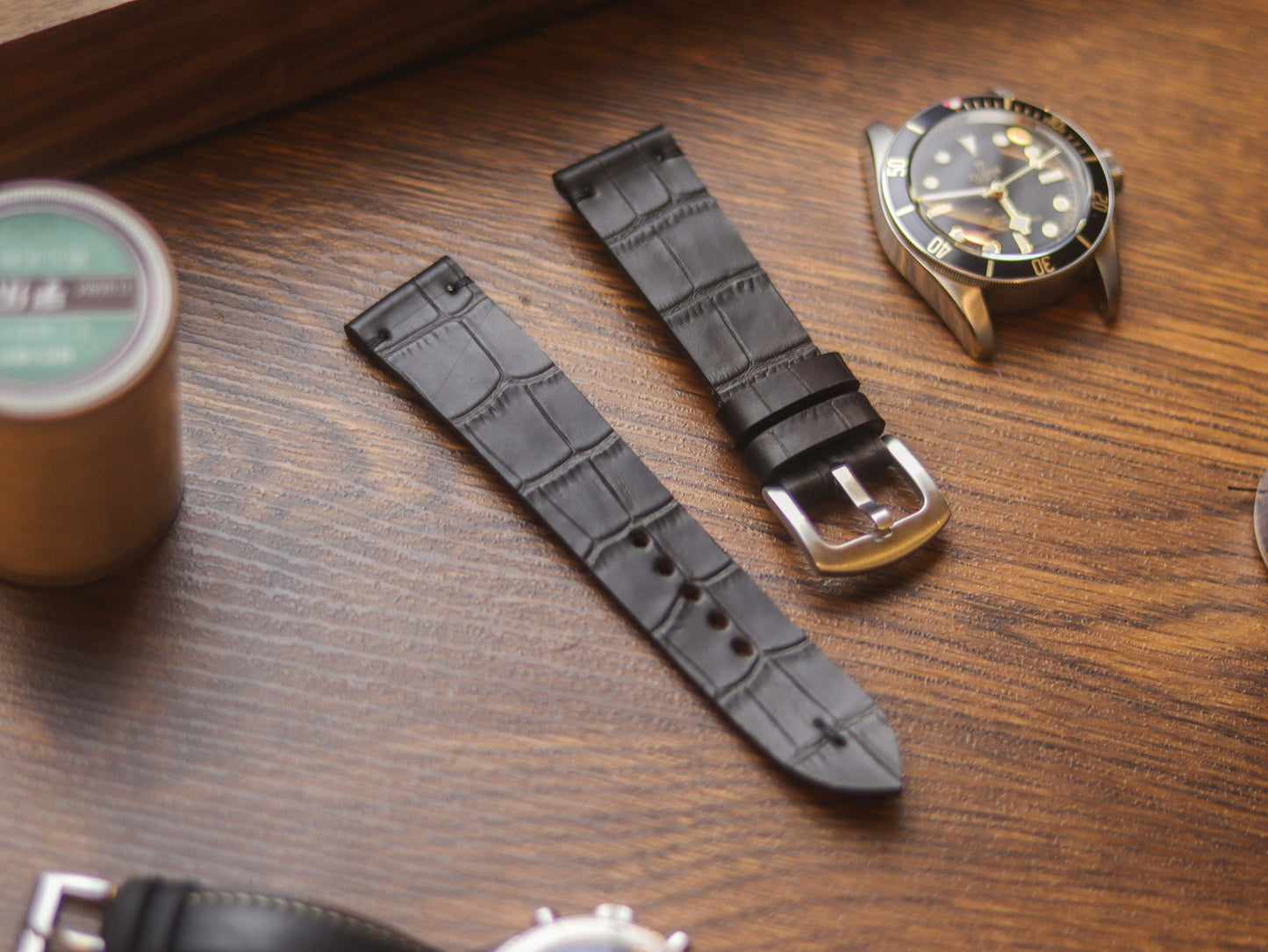 BLACK CROCO HAND-CRAFTED WATCH STRAPS - MINIMAL STITCHED