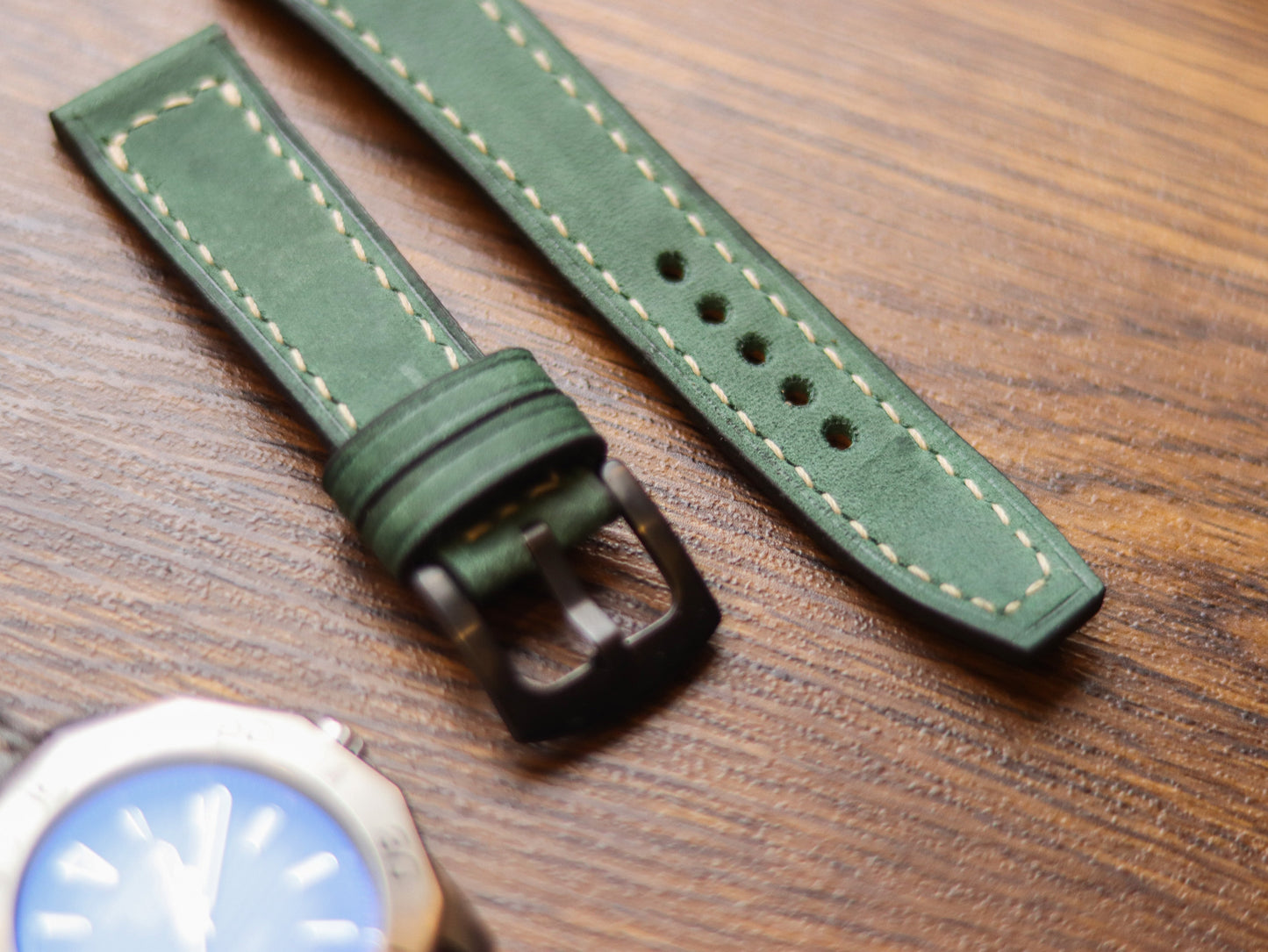 AVOCADO GREEN HAND-CRAFTED WATCH STRAPS - BOX STITCHED U-TAIL