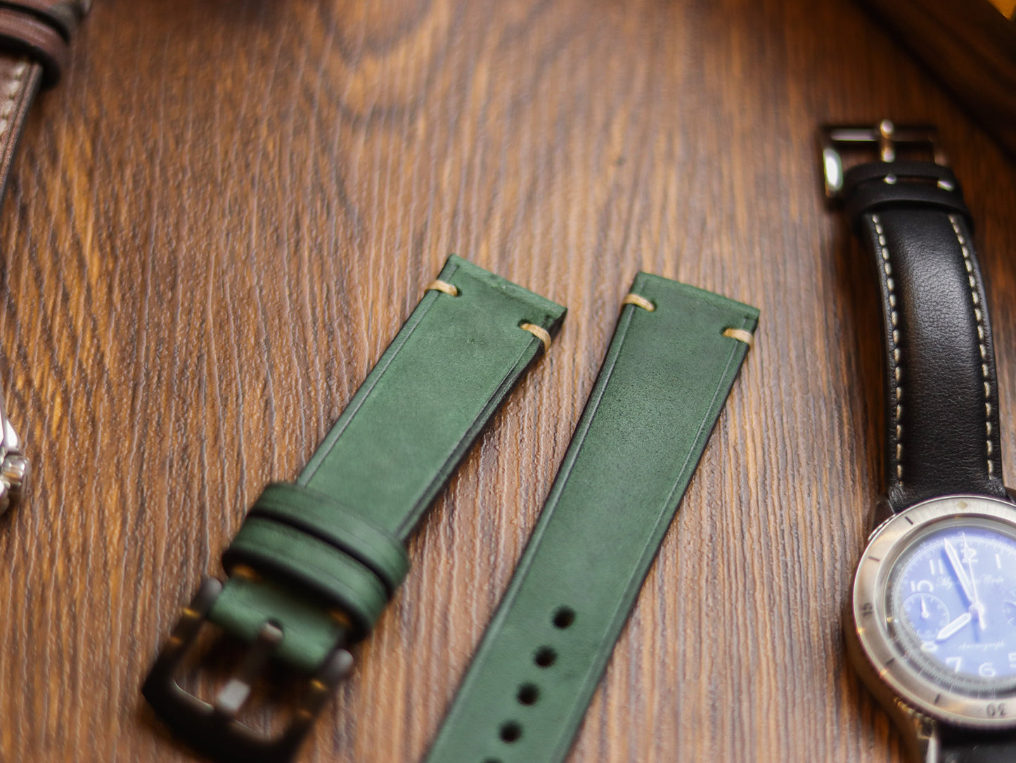 AVOCADO GREEN HAND-CRAFTED WATCH STRAPS - MINIMAL STITCHED U-TAIL