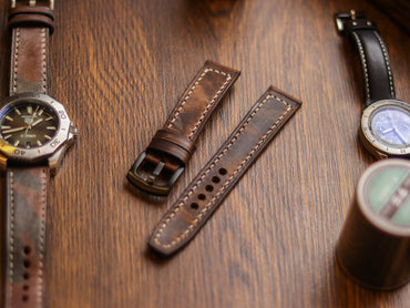 CRAZY BROWN HAND-CRAFTED WATCH STRAPS - BOX STITCHED U-TAIL