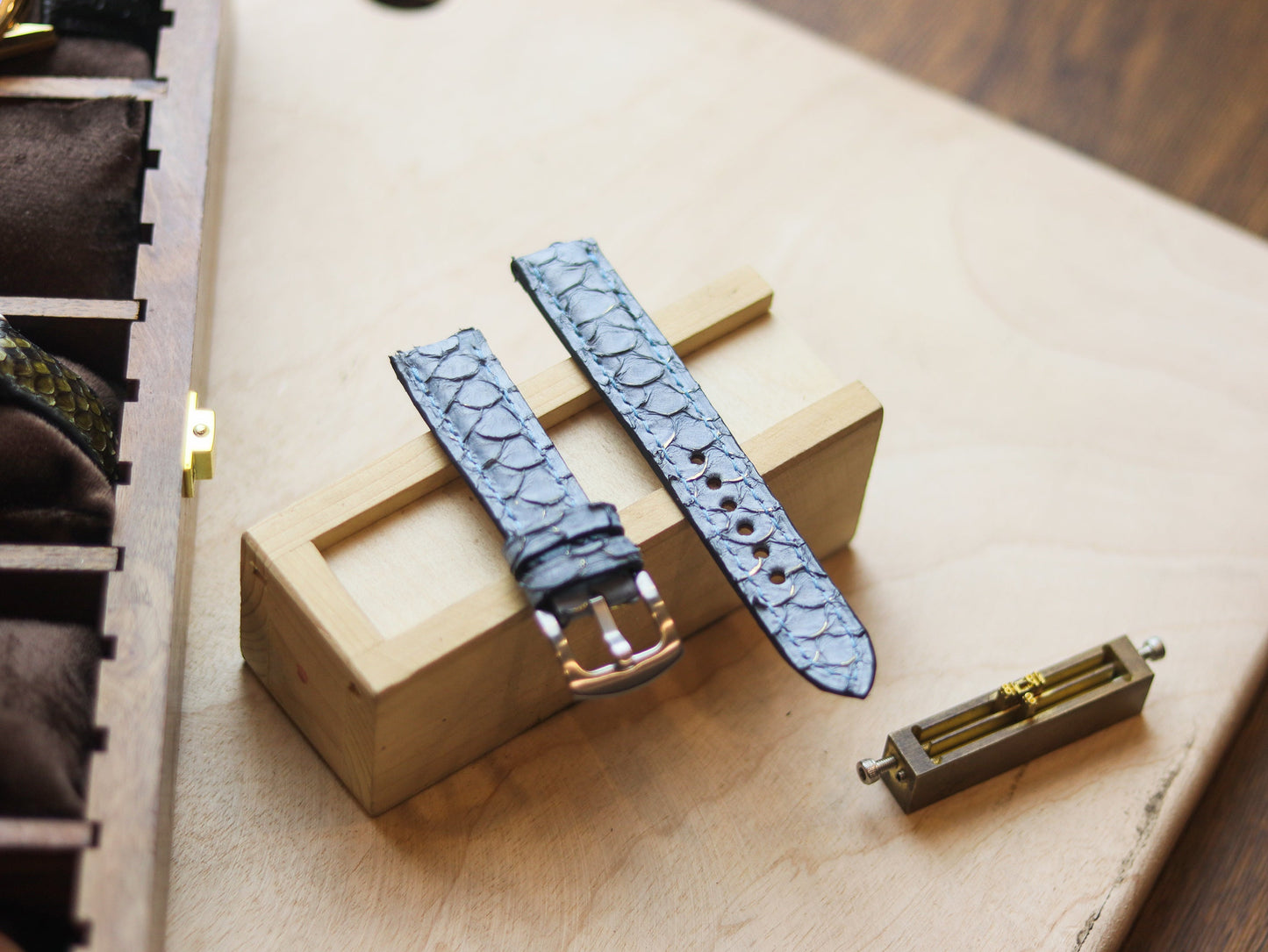 PREMIUM DENIM BLUE TILAPIA FISH SKIN STRAPS - PADDED