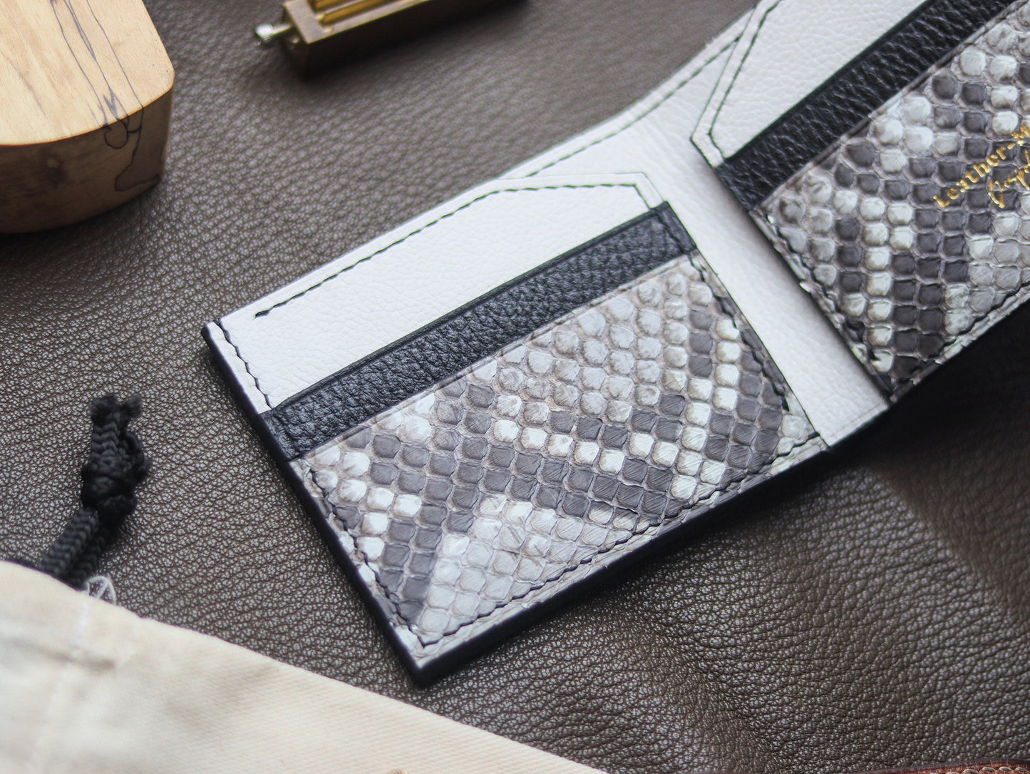 LARSON - NATURAL PYTHON SKIN