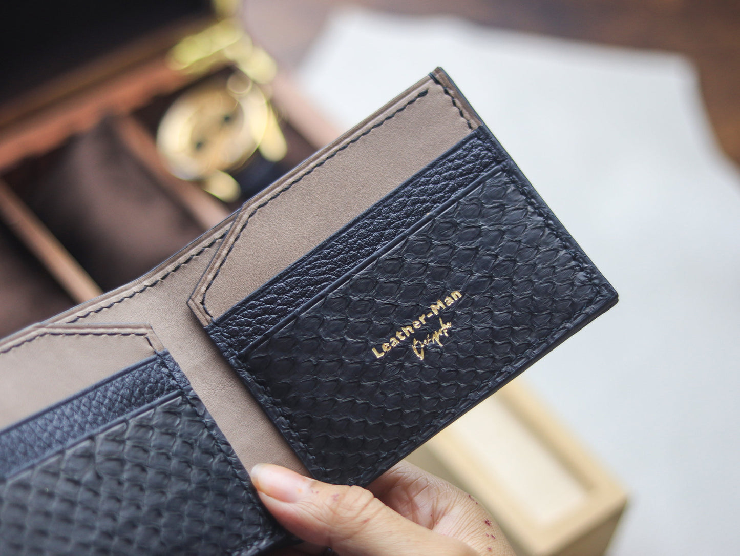 LARSON - RAVEN BLACK PYTHON SKIN