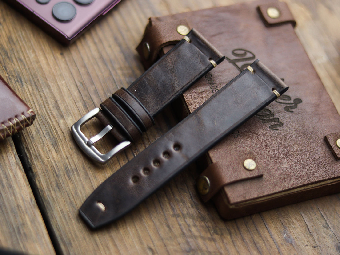 WALNUT BROWN HAND-CRAFTED WATCH STRAPS - MINIMAL STITCHED