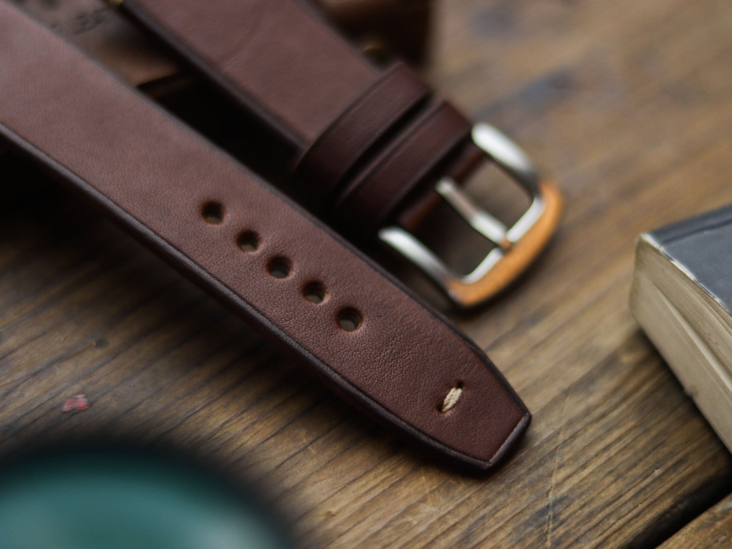 CHESTNUT BROWN HAND-CRAFTED WATCH STRAPS - MINIMAL STITCHED