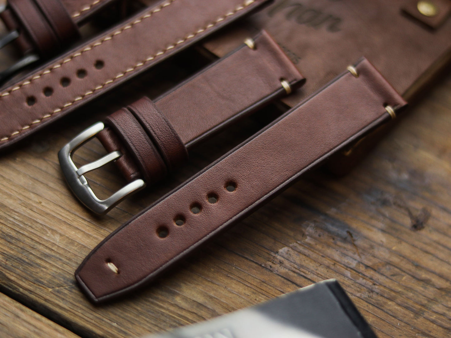 CHESTNUT BROWN HAND-CRAFTED WATCH STRAPS - MINIMAL STITCHED