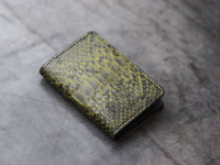 \ARTEMUS - BIFOLD WALLET JUNIPER GREEN PYTHON SKIN