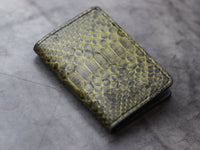 \ARTEMUS - BIFOLD WALLET JUNIPER GREEN PYTHON SKIN