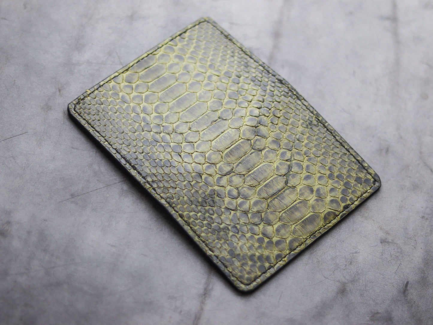 \ARTEMUS - BIFOLD WALLET JUNIPER GREEN PYTHON SKIN