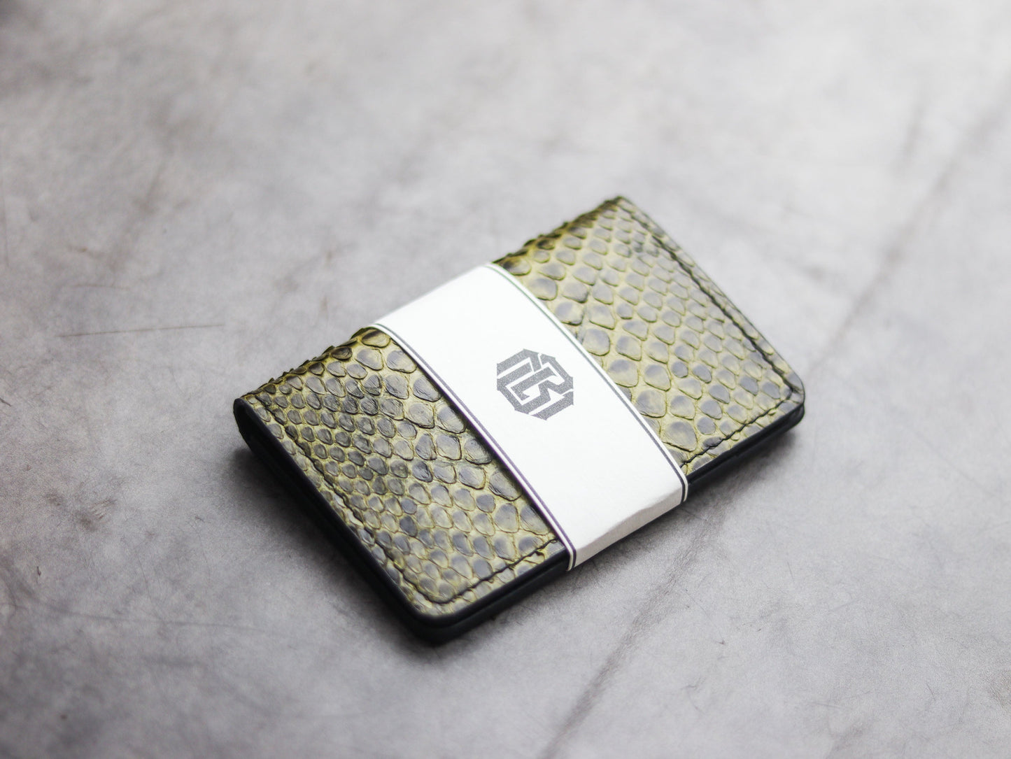 \ARTEMUS - BIFOLD WALLET JUNIPER GREEN PYTHON SKIN