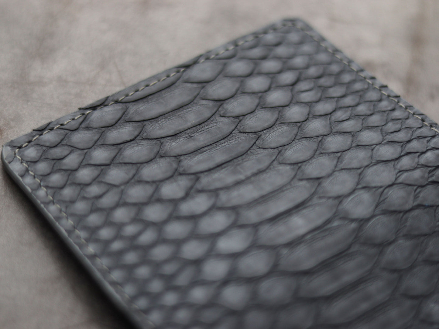 ARTEMUS - BIFOLD WALLET SLATE GRAY PYTHON SKIN