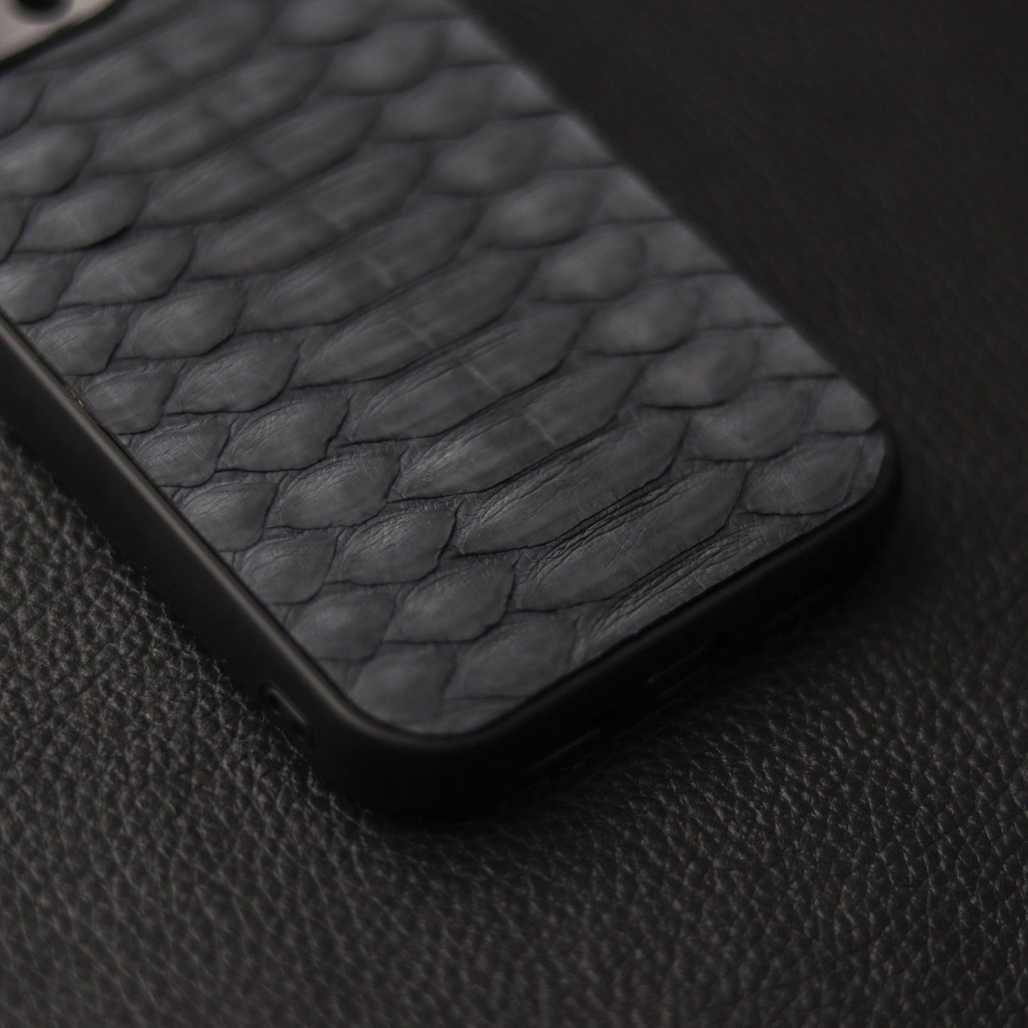 SLATE GRAY PYTHON SKIN PHONE CASE (CENTER SCALES)
