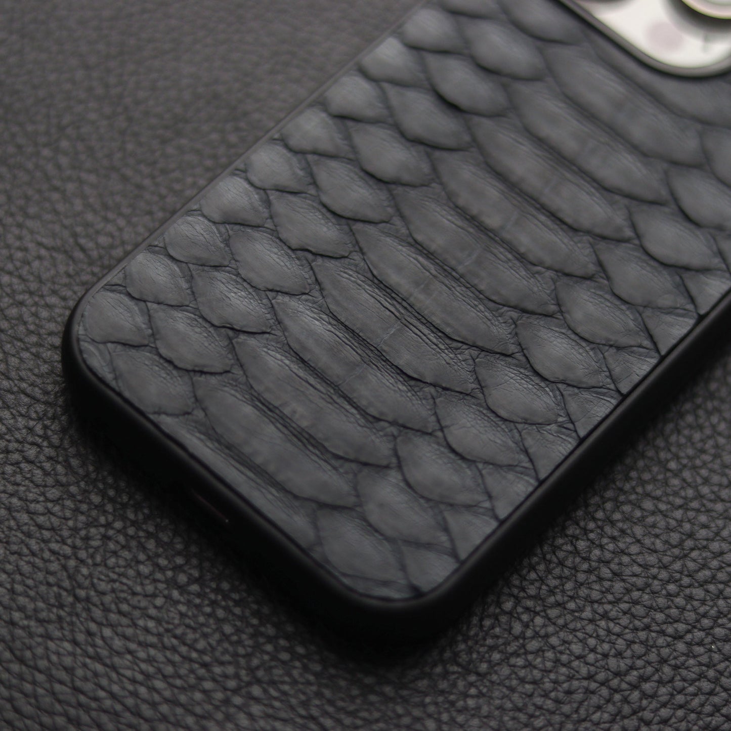 SLATE GRAY PYTHON SKIN PHONE CASE (CENTER SCALES)
