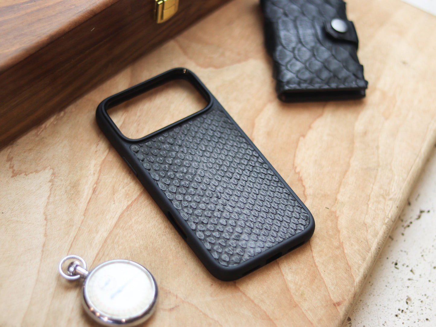 RAVEN BLACK PYTHON SKIN MAGSAFE CASE