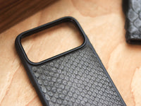 RAVEN BLACK PYTHON SKIN MAGSAFE CASE