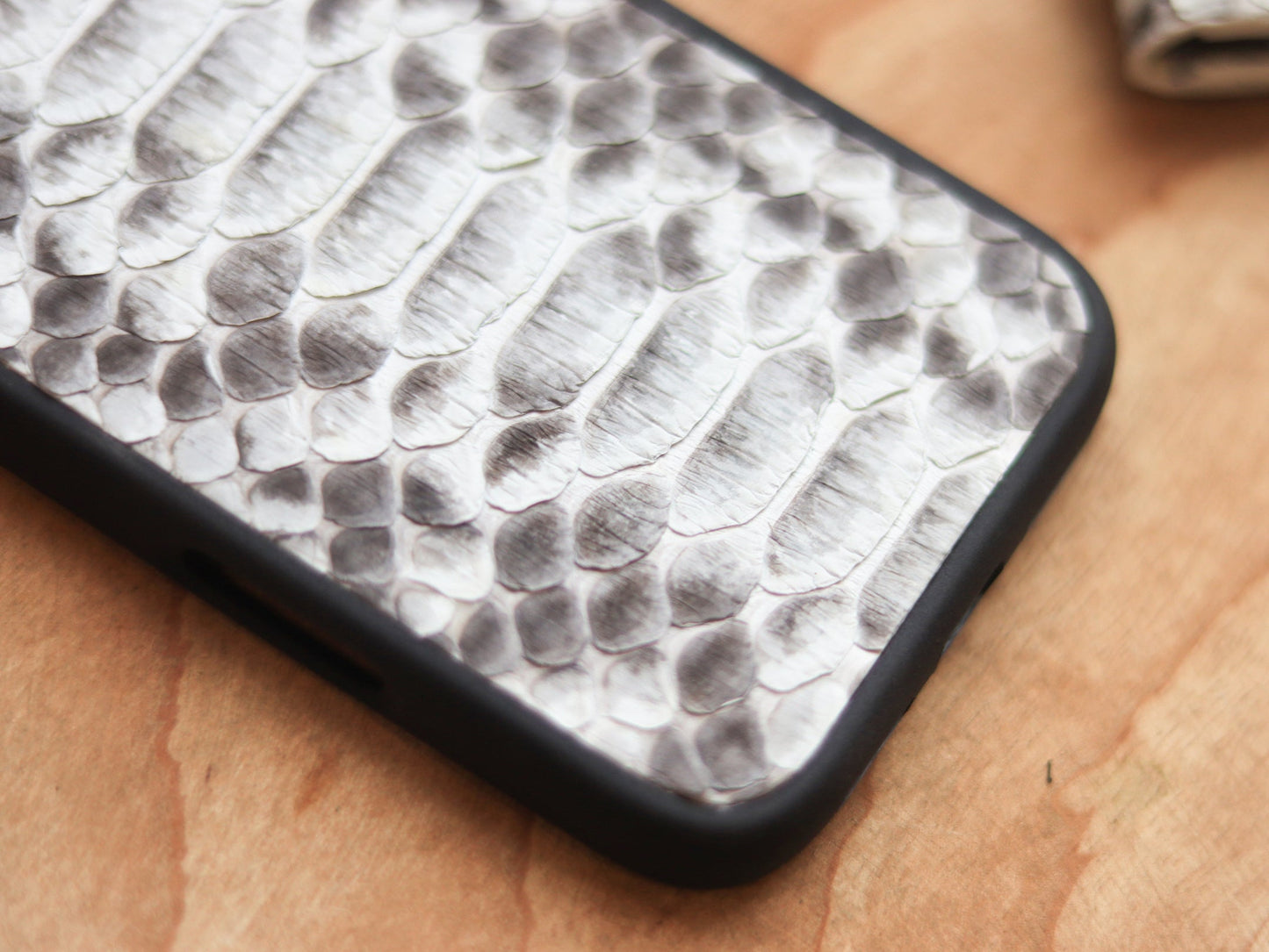 NATURAL COLOR PYTHON SKIN MAGSAFE CASE
