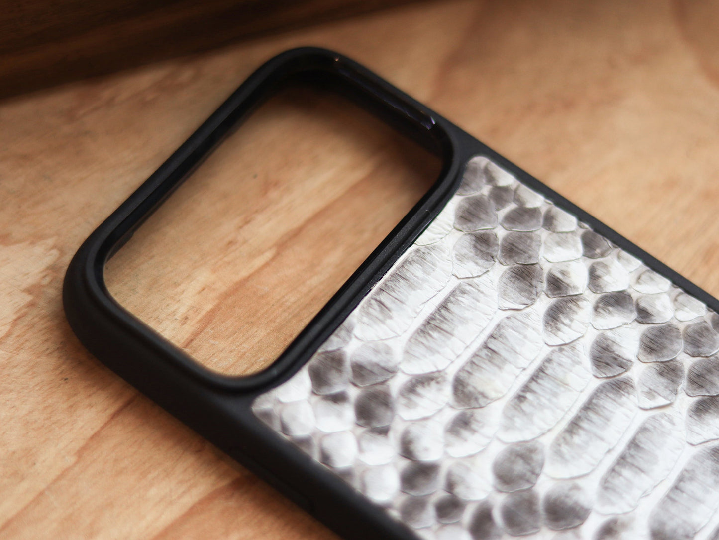 NATURAL COLOR PYTHON SKIN MAGSAFE CASE