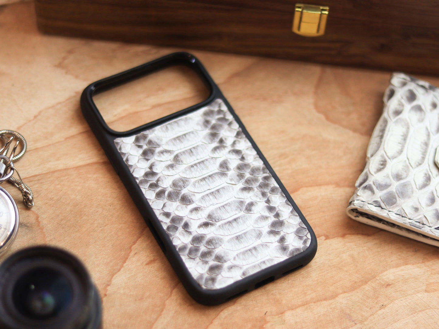 NATURAL COLOR PYTHON SKIN MAGSAFE CASE