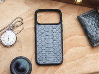 IRIDIUM GRAY PYTHON SKIN MAGSAFE CASE