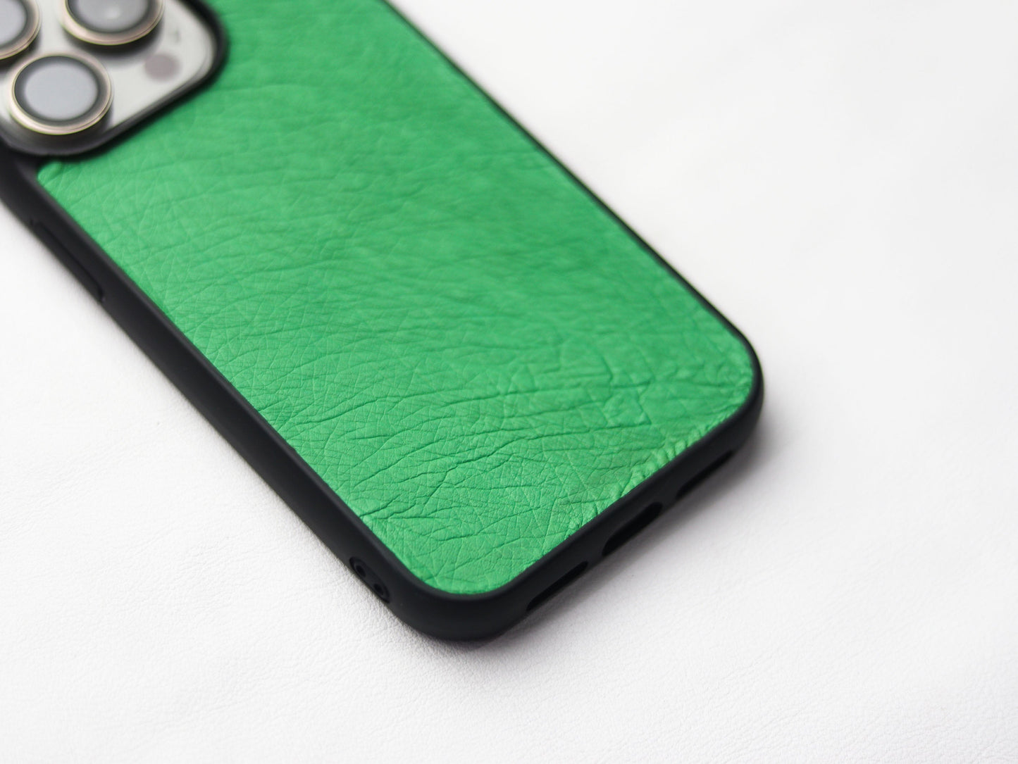 PARAKEET GREEN OSTRICH SKIN PHONE CASE (NON-FOLLICLE)