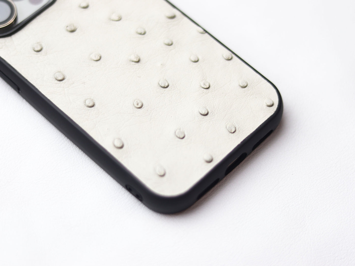 SERBING WHITE OSTRICH SKIN PHONE CASE (FOLLICLE)