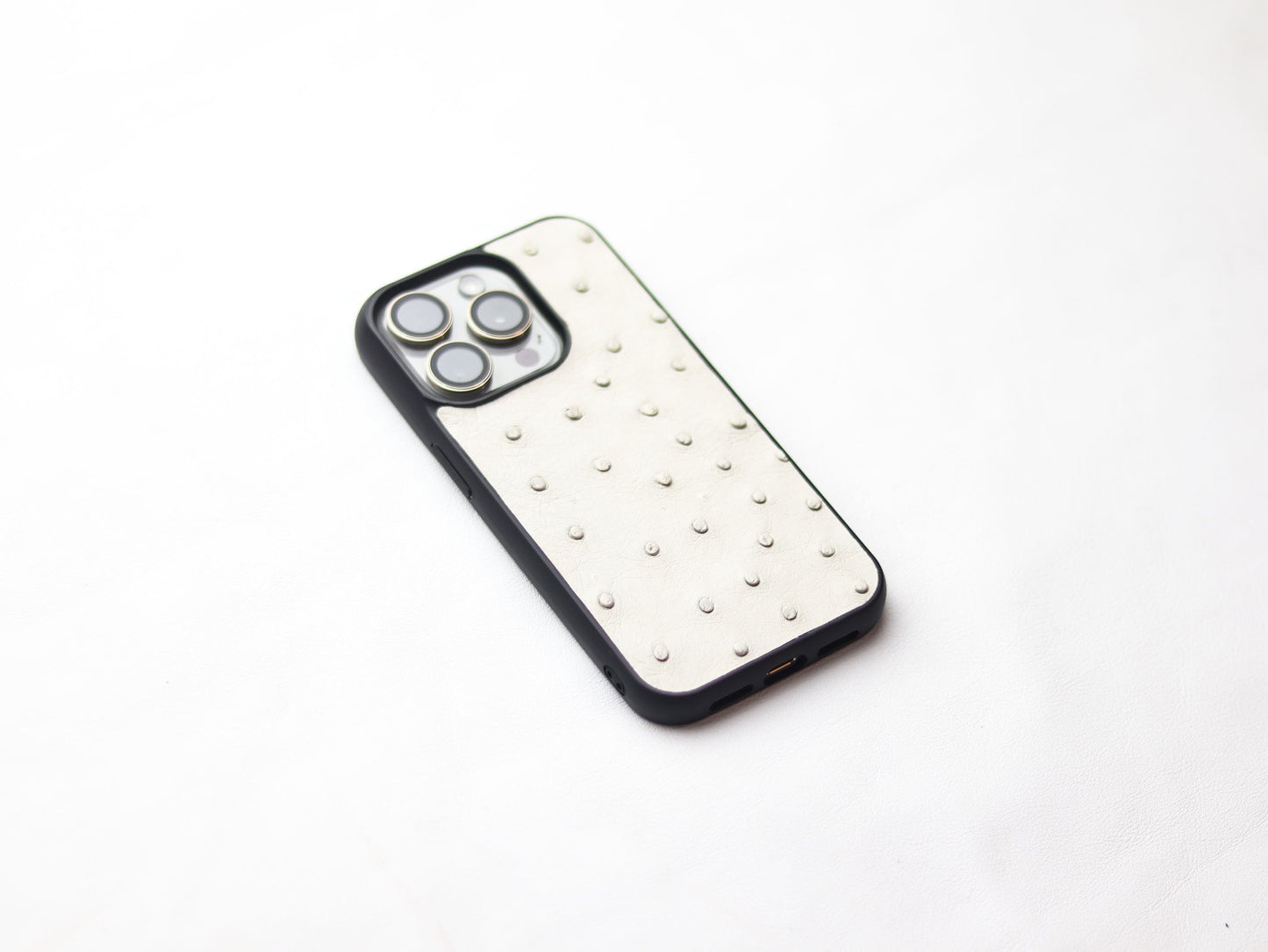 SERBING WHITE OSTRICH SKIN PHONE CASE (FOLLICLE)