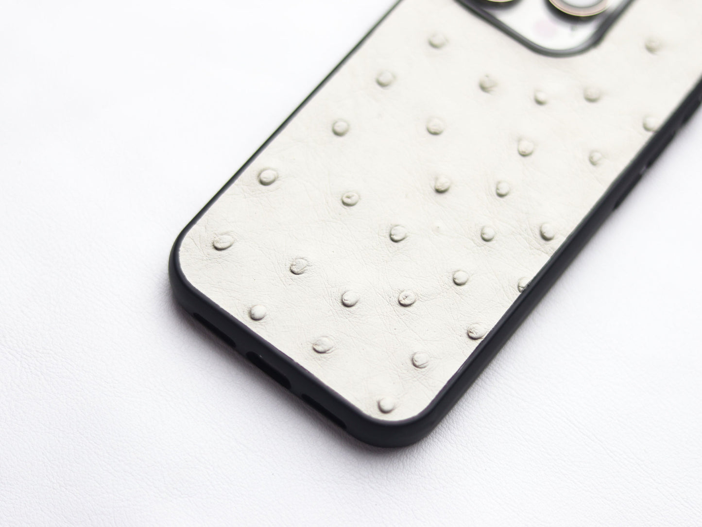 SERBING WHITE OSTRICH SKIN PHONE CASE (FOLLICLE)