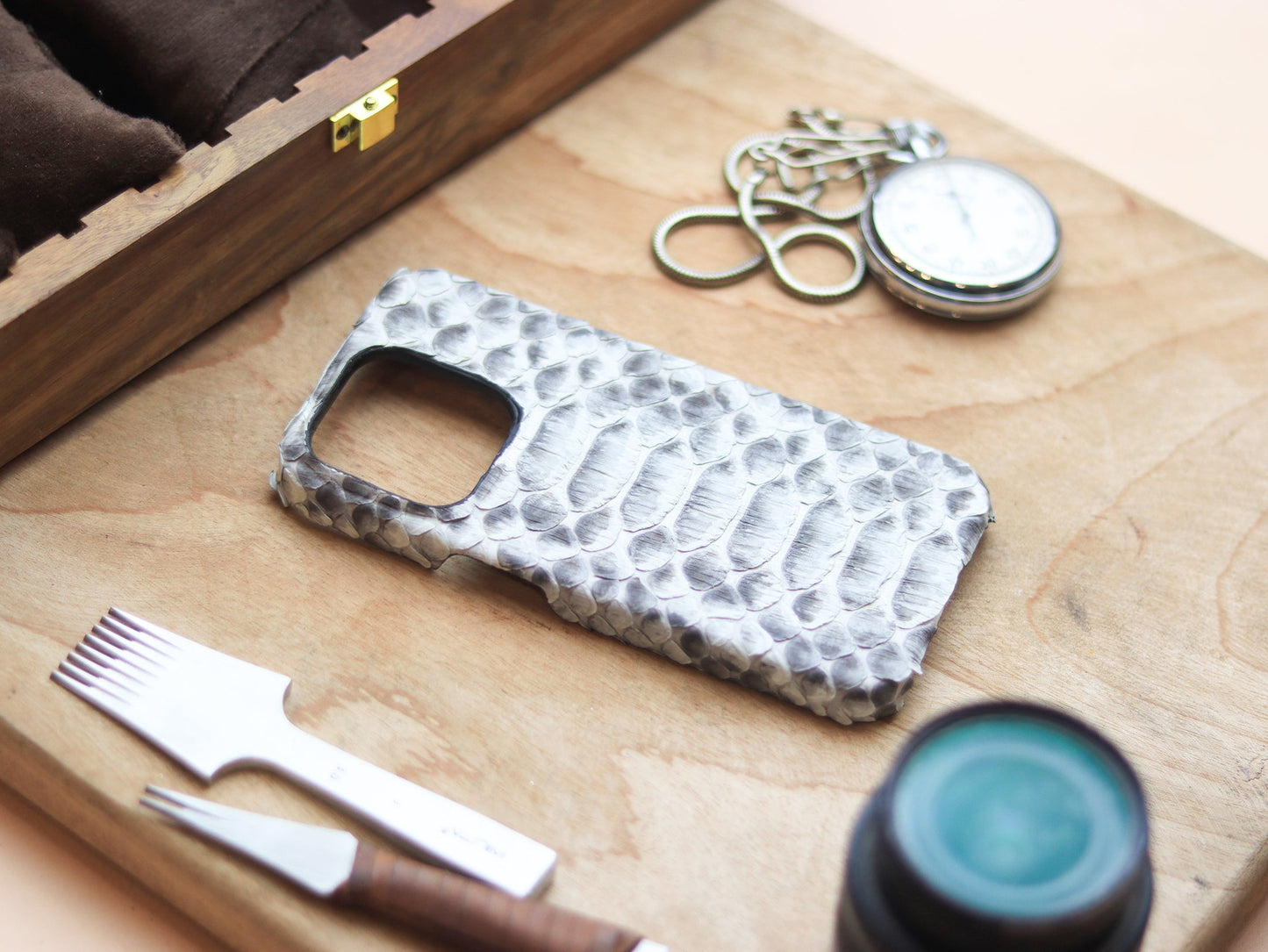 NATURAL PYTHON SKIN 360° MAGSAFE CASE