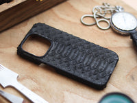 RAVEN BLACK PYTHON SKIN 360° MAGSAFE CASE