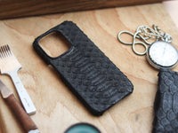 RAVEN BLACK PYTHON SKIN 360° MAGSAFE CASE