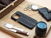 RAVEN BLACK PYTHON SKIN 360° MAGSAFE CASE