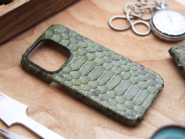JUNIPER GREEN PYTHON SKIN 360° MAGSAFE CASE