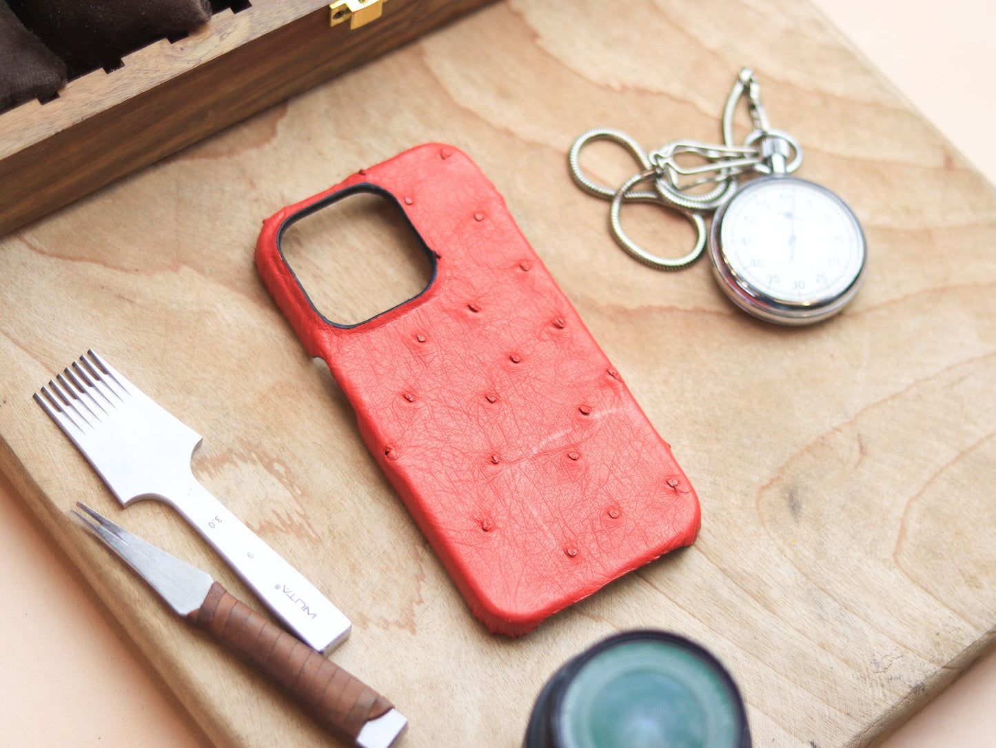 CLASSIC RED OSTRICH SKIN 360° MAGSAFE CASE