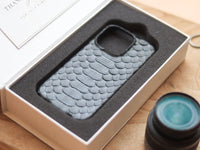 IRIDIUM GRAY PYTHON SKIN 360° MAGSAFE CASE