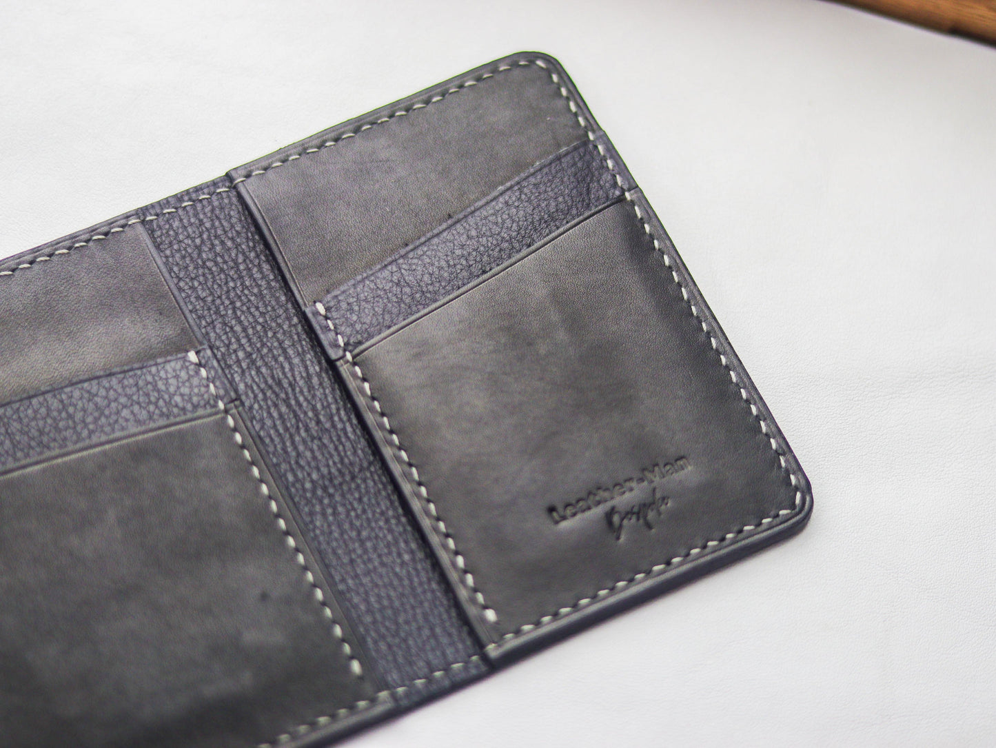 ARTEMUS - BIFOLD CARD WALLET GRAPHITE GRAY OSTRICH LEG SKIN