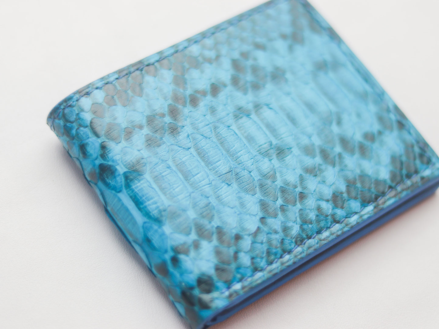 WYNTON - BIFOLD WALLET CERULEAN BLUE PYTHON SKIN