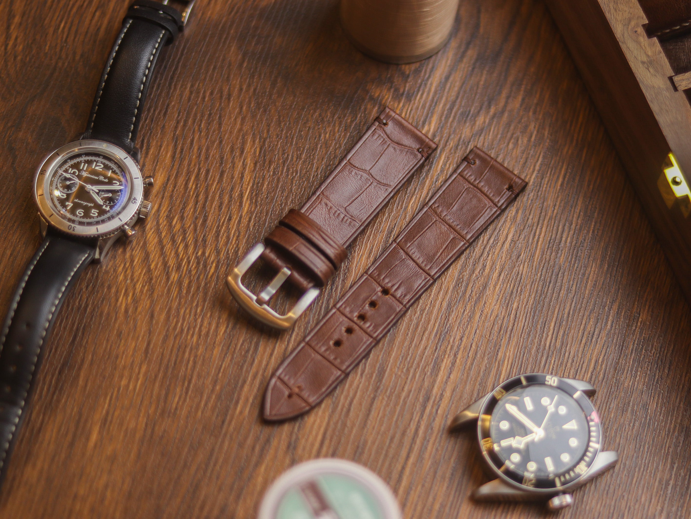 BROWN CROCO HAND-CRAFTED WATCH STRAPS - MINIMAL STITCHED