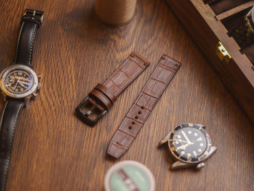 BROWN CROCO HAND-CRAFTED WATCH STRAPS - MINIMAL STITCHED U-TAIL