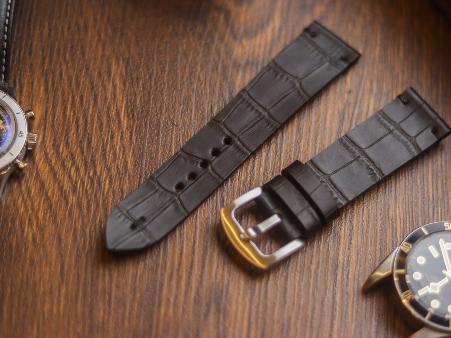 BLACK CROCO HAND-CRAFTED WATCH STRAPS - MINIMAL STITCHED