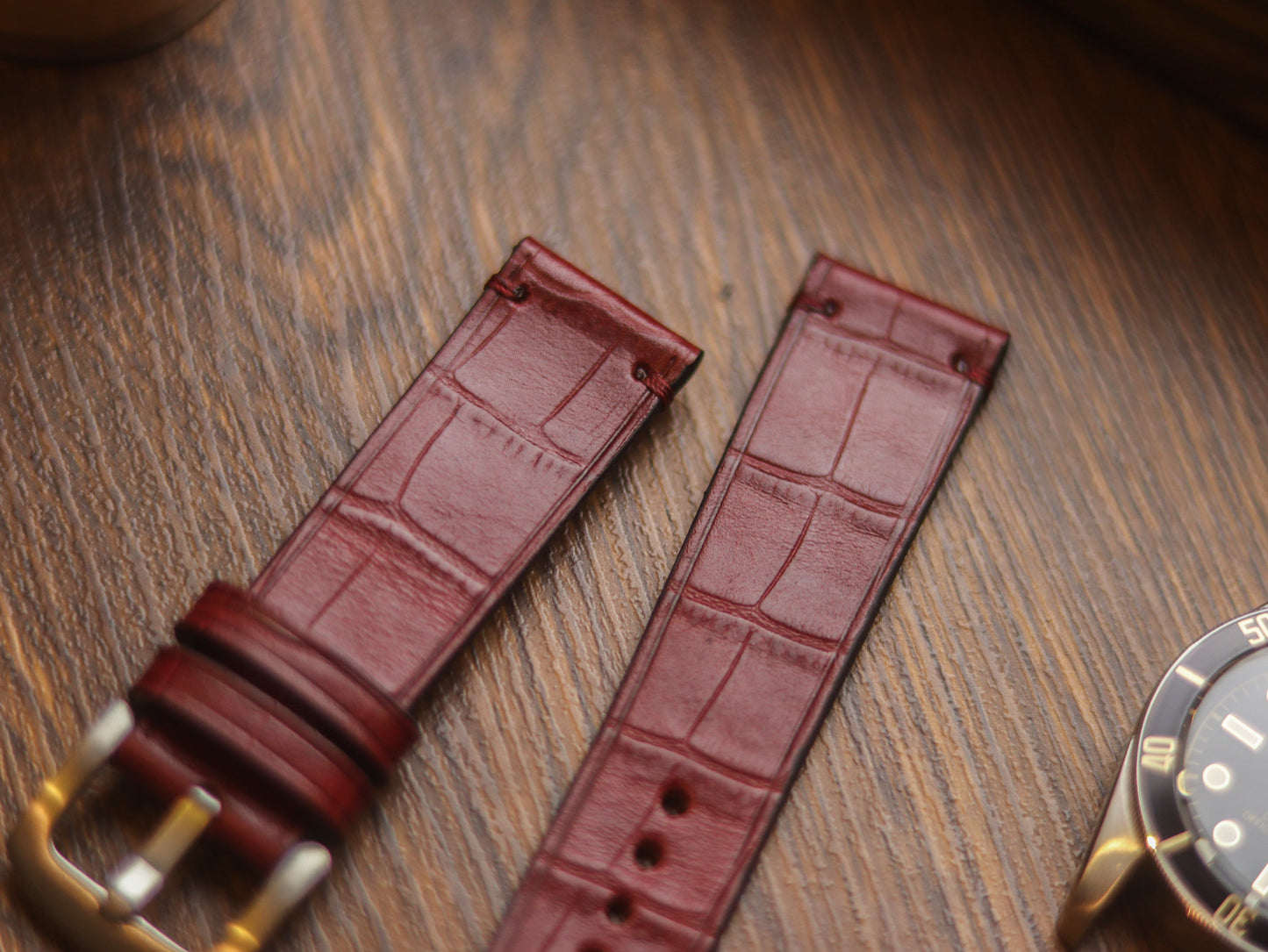 BURGUNDY CROCO HAND-CRAFTED WATCH STRAPS - MINIMAL STITCHED
