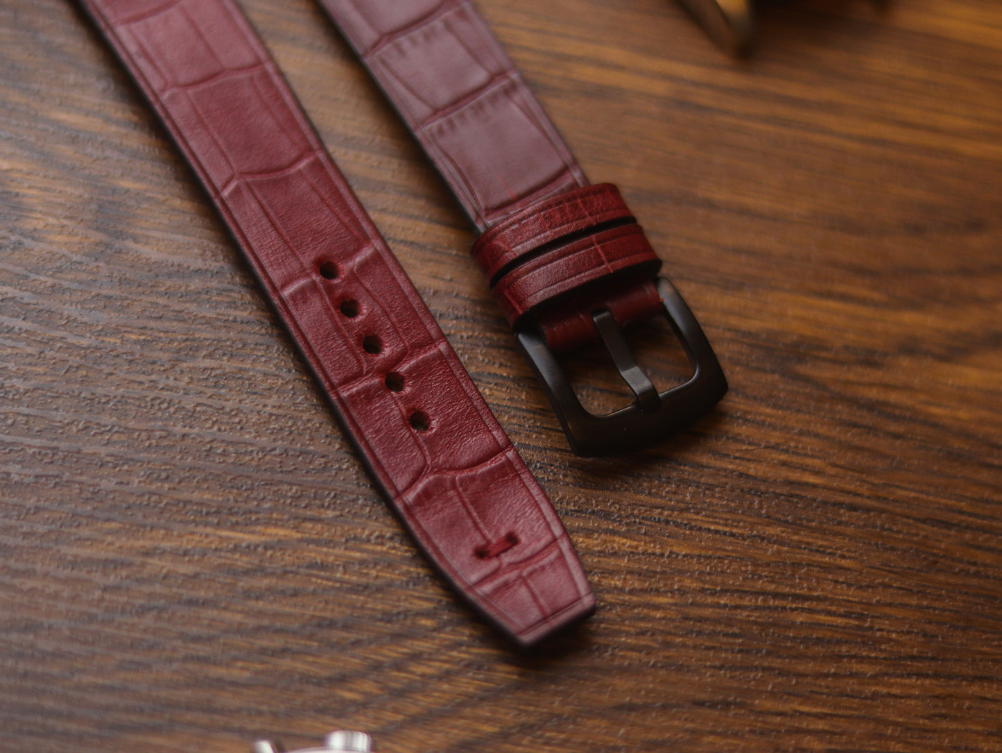 BURGUNDY CROCO HAND-CRAFTED WATCH STRAPS - MINIMAL STITCHED U-TAIL