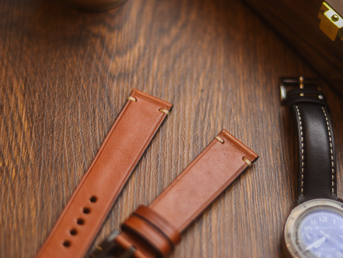 TAN BROWN HAND-CRAFTED WATCH STRAPS - MINIMAL STITCHED U-TAIL